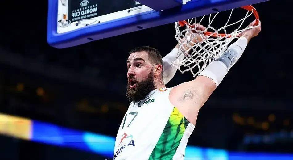 德国男篮逆转勇士B队，瓦兰丘纳斯完成帽子戏法