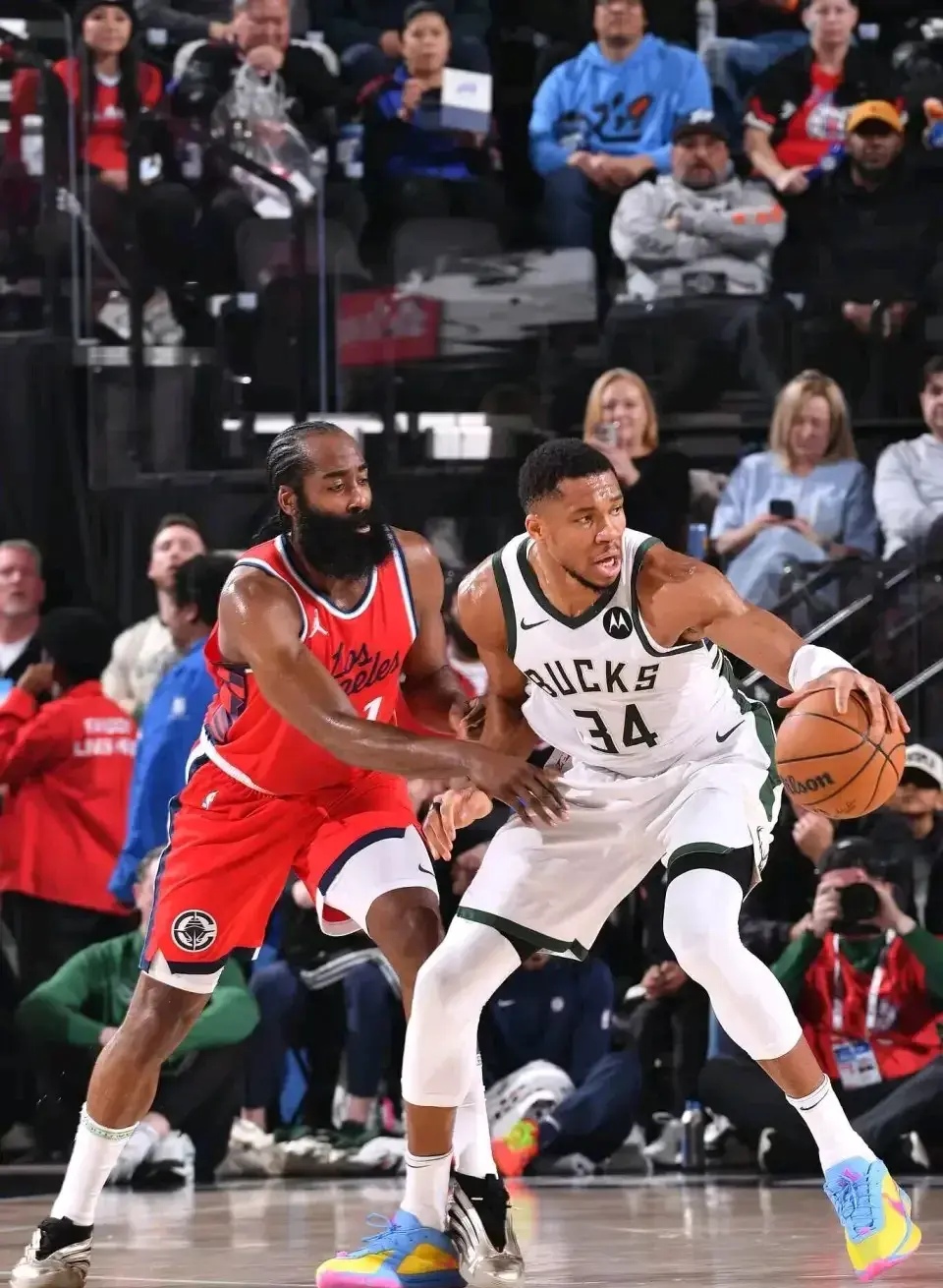 雄鹿绝地反击法国男篮，乔治打破历史纪录