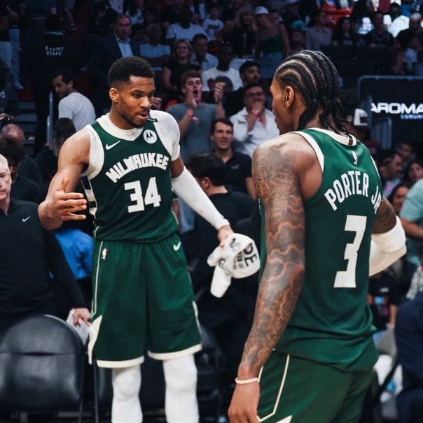 雄鹿绝地反击澳大利亚男篮，波尔津吉斯统治全场