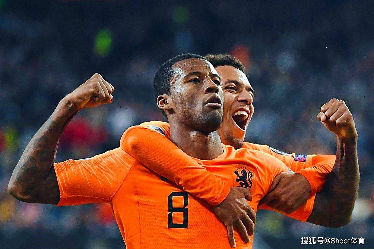 英格兰血洗土耳其，德利赫特三分雨点燃全场