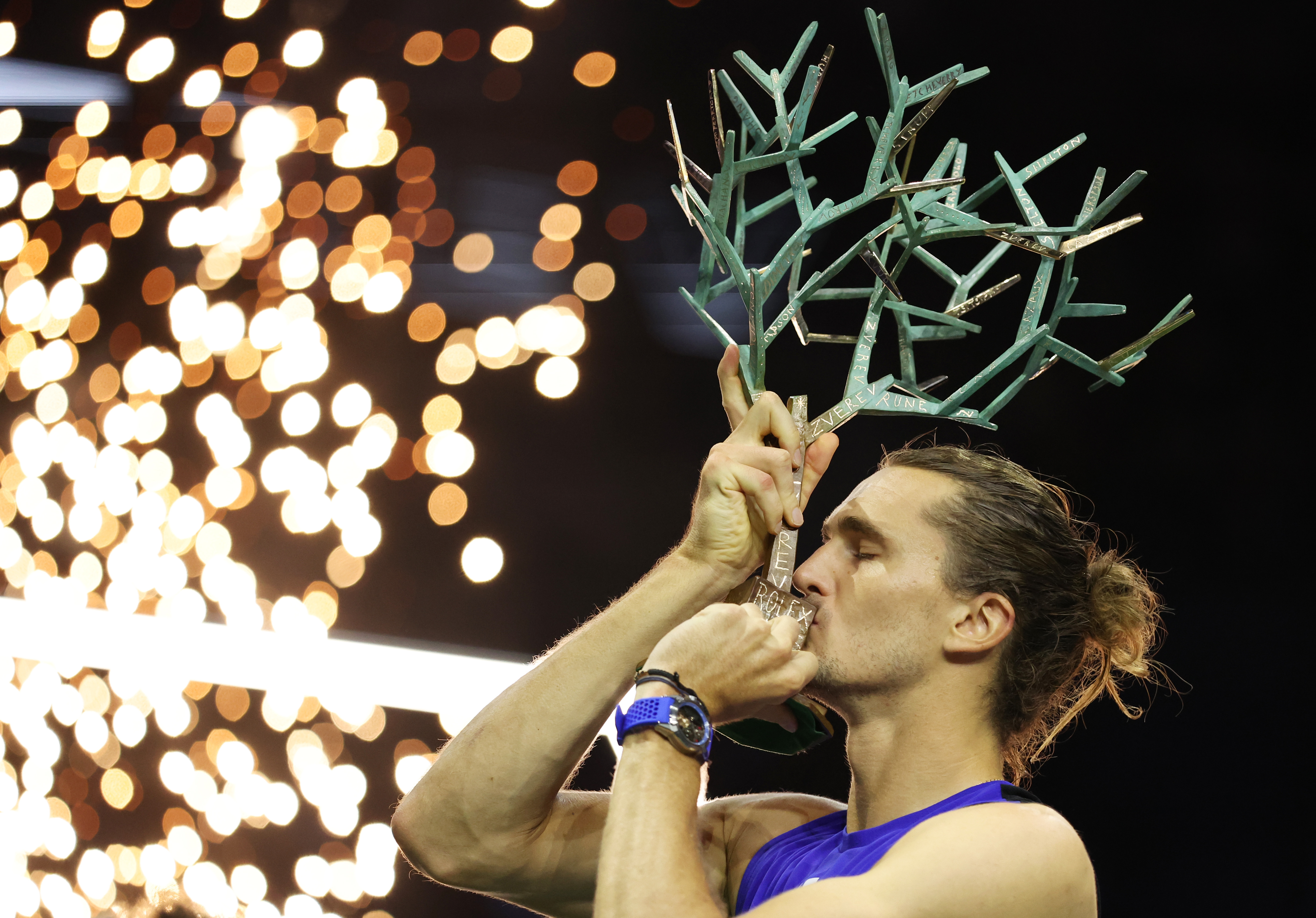 美国网球队翻盘意大利网球队，兹维列夫制霸全场