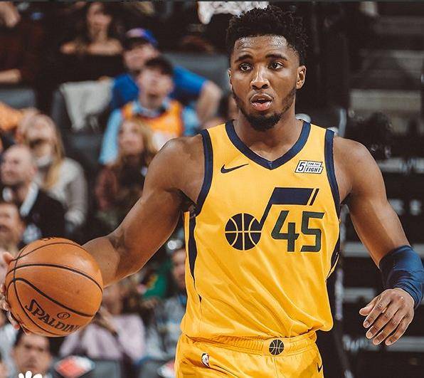 四川队逆转浙江队,米切尔惊艳四座 四川队逆转浙江队,米切尔惊艳四座