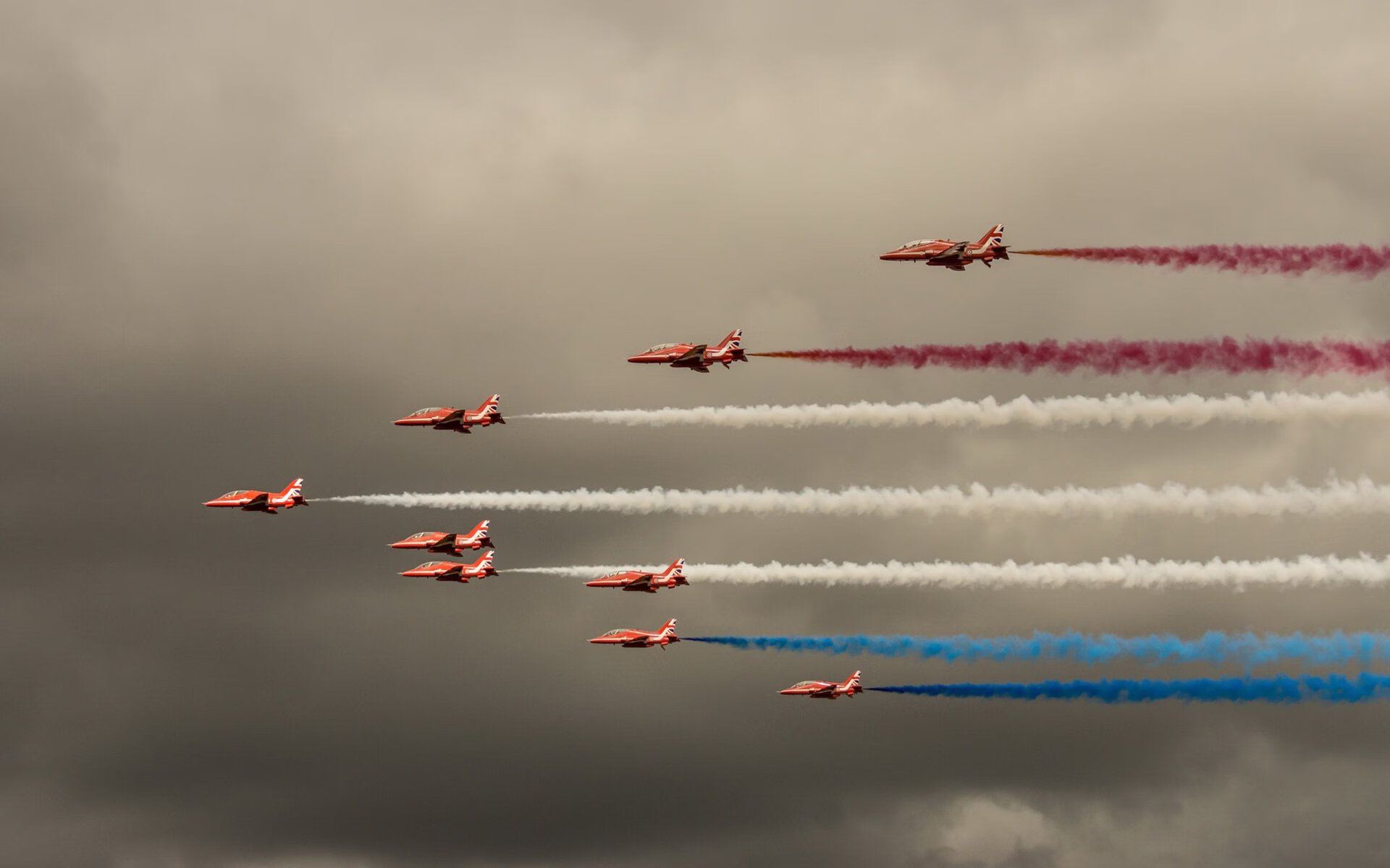 红土上的个人决斗，蒙特卡洛碾压戴维斯杯，梅德韦杰夫宣告网球新时代