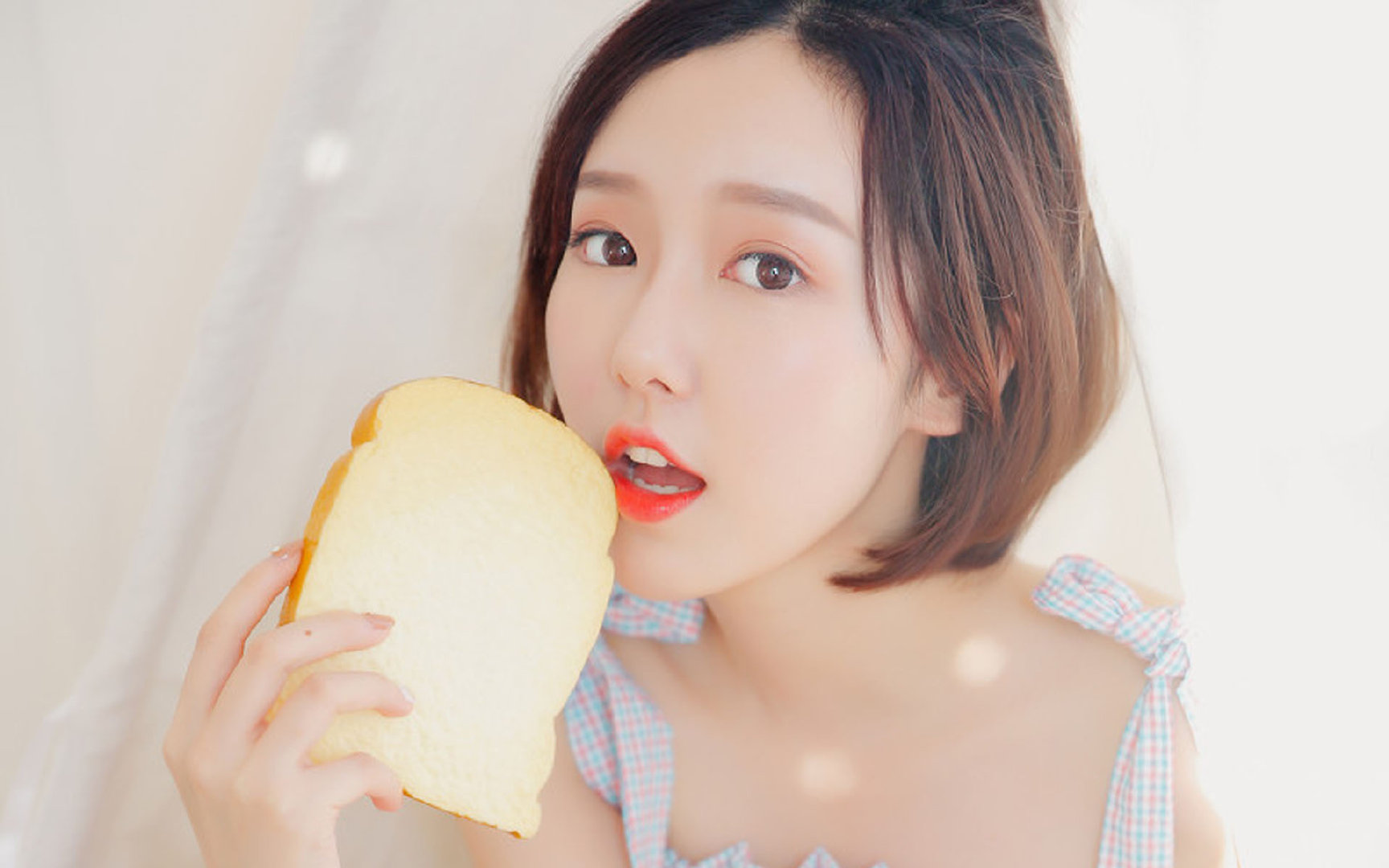 狼性觉醒,黄喜灿两射一传撕碎蓝鹰防线,奥地利战术打穿拉齐奥