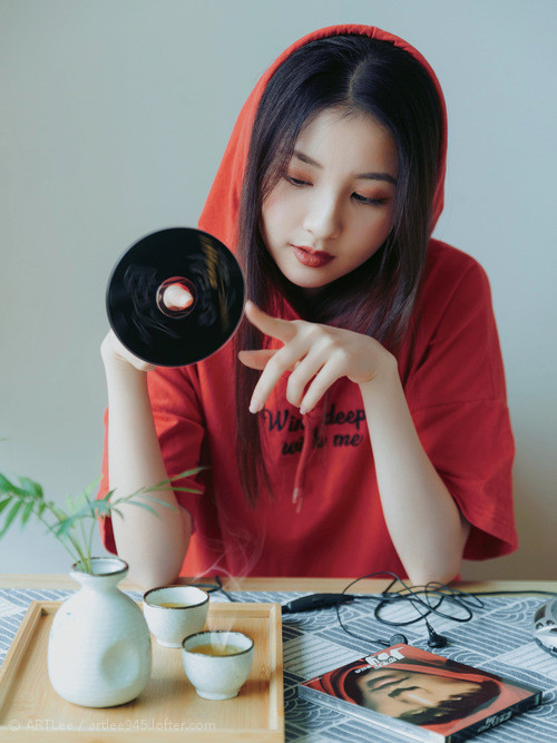 枫叶与红魔的碰撞，迪巴拉魔法时刻如何主宰跨大西洋之战